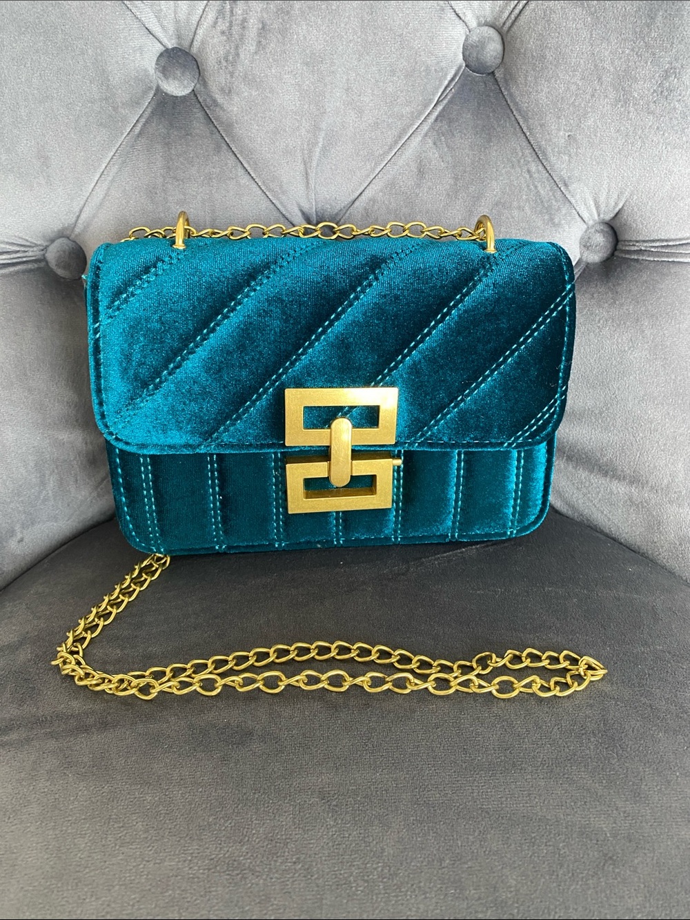 NWOT Teal Velvet Chain Crossbody Bag with Gold Hardware - Picture 2 of 10
